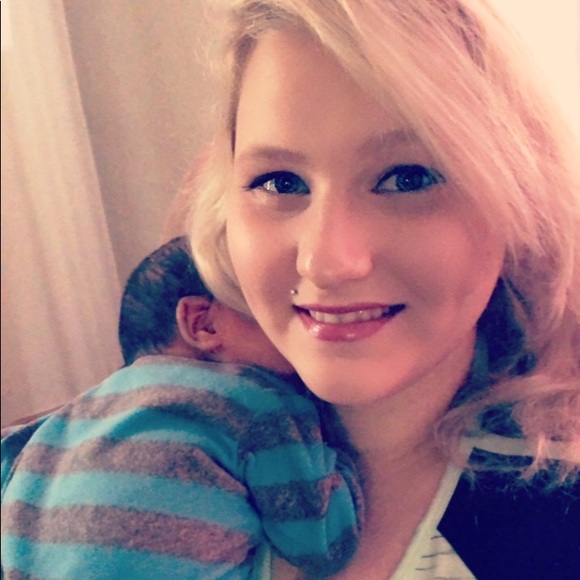 Meet your Posher, Alayna - Picture 5 of 7